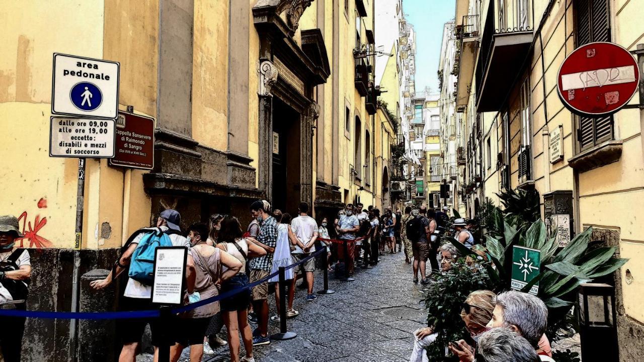 Domus Armenio Bed & Breakfast Napoli Bagian luar foto