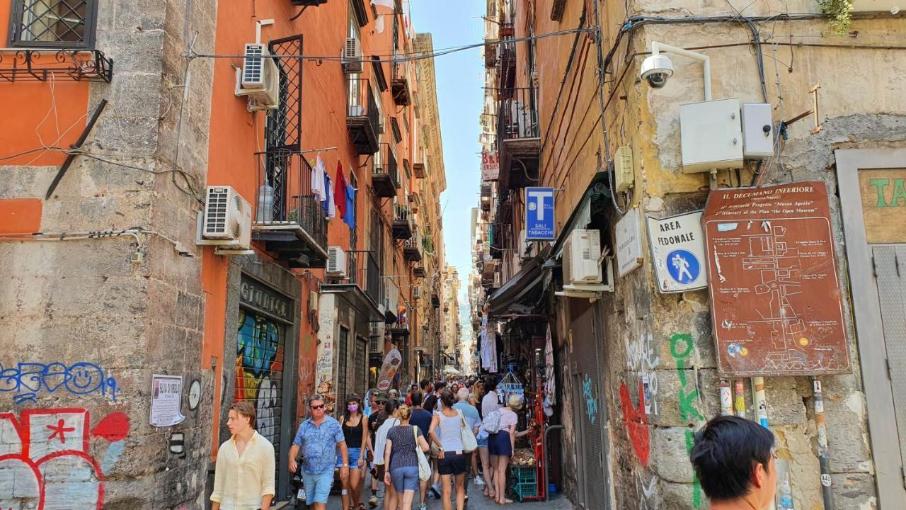 Domus Armenio Bed & Breakfast Napoli Bagian luar foto