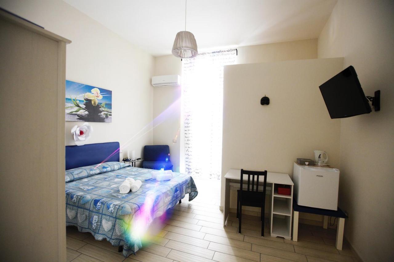 Domus Armenio Bed & Breakfast Napoli Bagian luar foto
